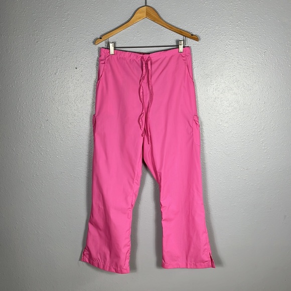Lizzy b pink size small top and size medium pants scrubs set - Picture 9 of 13